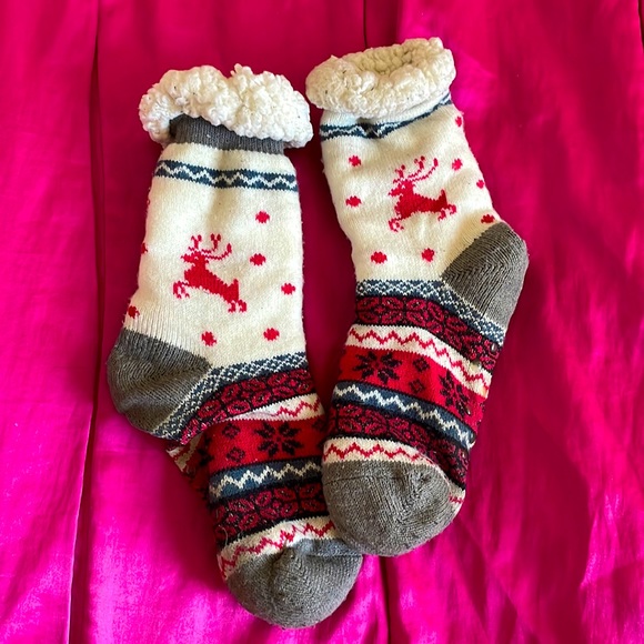Forever 21 Accessories - Forever 21 Christmas Socks ❤️